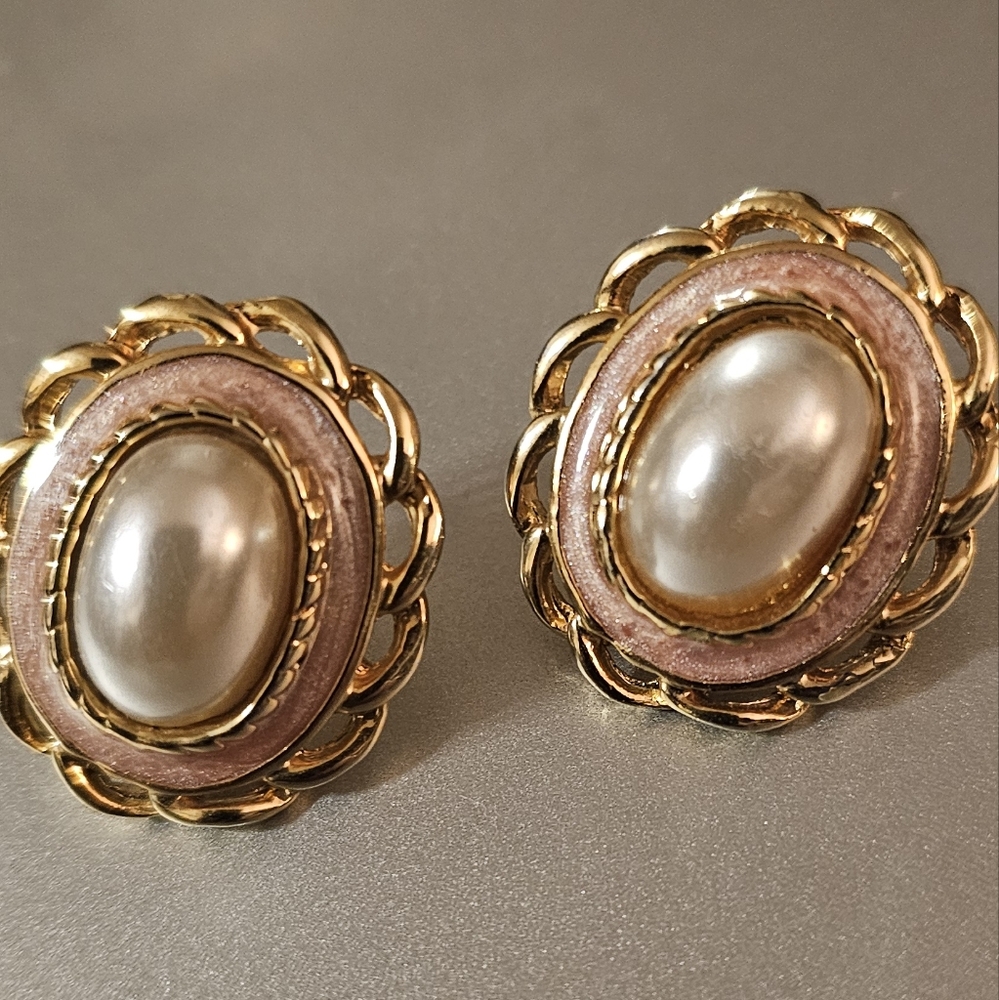Elegant Oval Gold Pearl Earrings